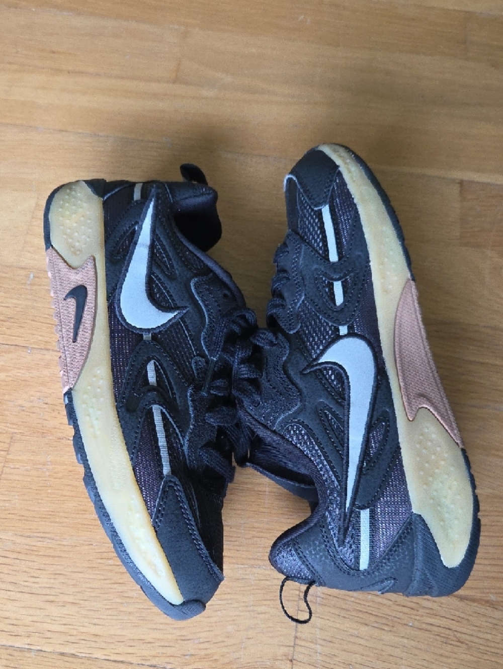 NIKE | Jam Black Gum Womens - Picture 4 of 11